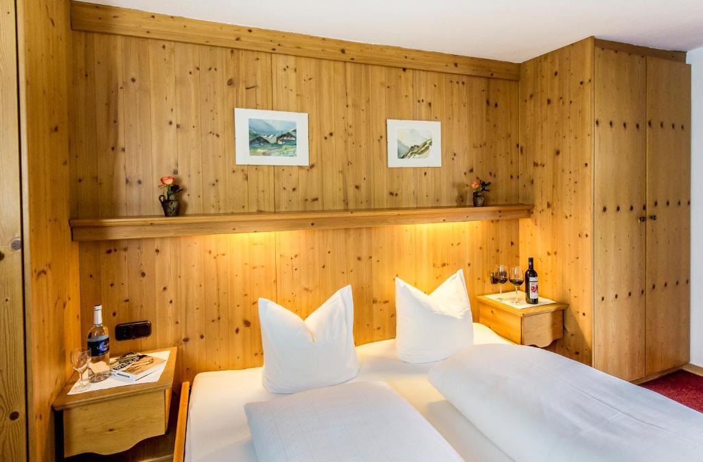 Alpengasthof Zollwirt ザンクト・ヤーコプ・イン・デフェルエッゲン 部屋 写真